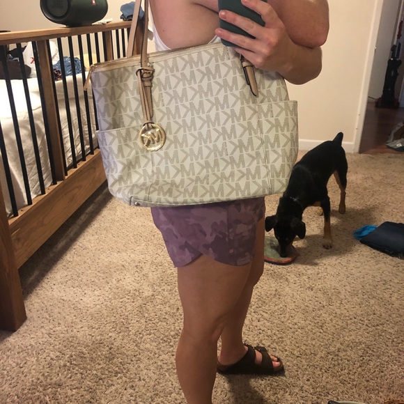 Michael Kors purse - Picture 2 of 2